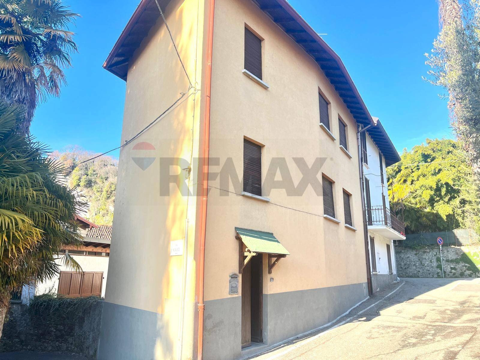 Edificio all\'aperto - Casa semi indipendente N. Sauro
 
2, Leggiuno - foto 1