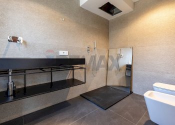 Bagno - Villa Azzio - photo 25