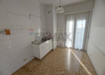 Cucina - Bilocale Viale Valganna
 
108, Varese - foto 6
