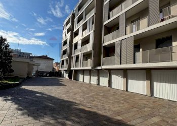 Edificio all\'aperto - Bilocale Viale Valganna
 
108, Varese - foto 11