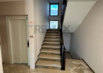 Scale - Bilocale Viale Valganna
 
108, Varese - foto 12