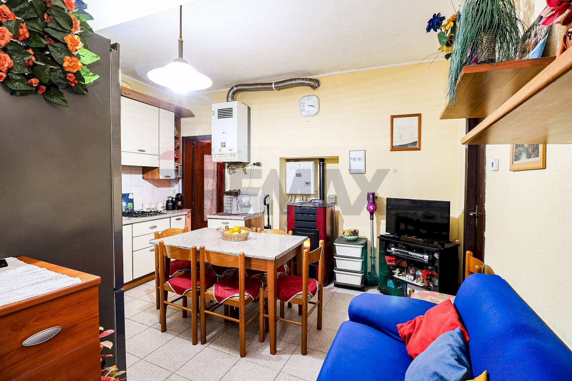 Sala da pranzo - Casa semi indipendente Via Vanante
 
4, Cremenaga - foto 3