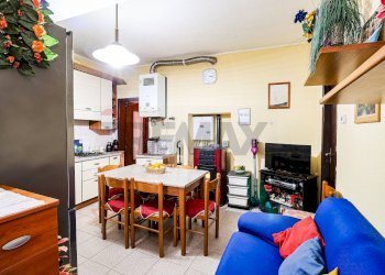 Sala da pranzo - Casa semi indipendente Via Vanante
 
4, Cremenaga - foto 3