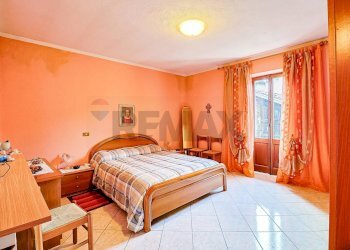 Camera / camera da letto - Casa semi indipendente Via Vanante
 
4, Cremenaga - foto 10