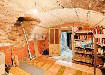 Dispensa di stoccaggio - Casa semi indipendente Via Vanante
 
4, Cremenaga - foto 24