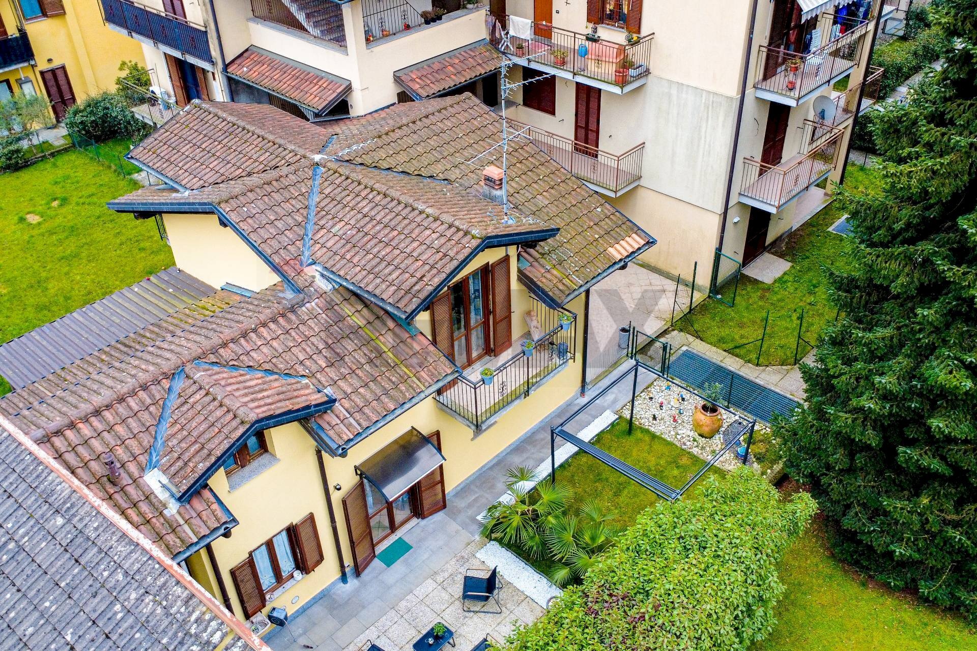 Edificio all\'aperto - Independent house Mesenzana - photo 3