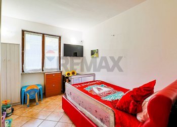 Camera / camera da letto - Independent house Mesenzana - photo 8