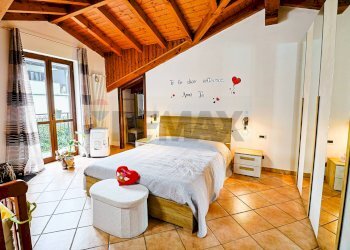 Camera / camera da letto - Independent house Mesenzana - photo 10