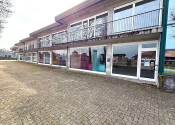 Terrazza - Locale Commerciale Borgo Ticino - foto 2