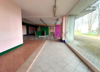 Parcheggio - Locale Commerciale Borgo Ticino - foto 6