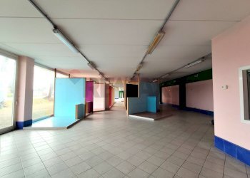 Parcheggio - Locale Commerciale Borgo Ticino - foto 10