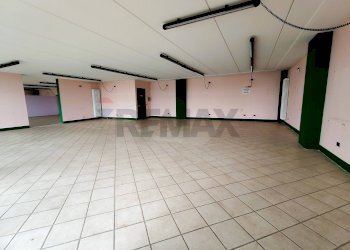 Parcheggio - Locale Commerciale Borgo Ticino - foto 11