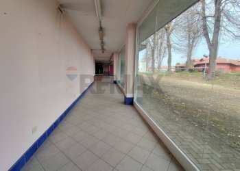 Hall / corridoio - Locale Commerciale Borgo Ticino - foto 12