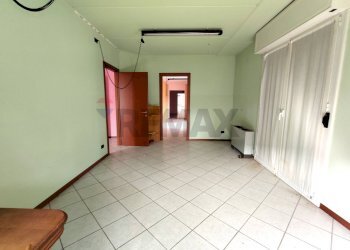 Stanza vuota - Locale Commerciale Borgo Ticino - foto 13