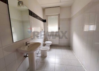 Bagno - Locale Commerciale Borgo Ticino - foto 16