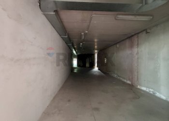 Parcheggio - Locale Commerciale Borgo Ticino - foto 17