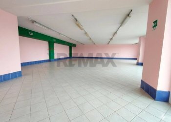 Stanza vuota - Locale Commerciale Borgo Ticino - foto 6