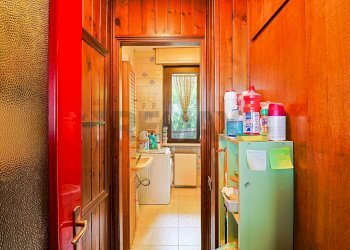 Hall / corridoio - Three-room apartment Via Zanoni
 
30, Lavena Ponte Tresa - photo 22