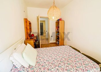 Camera / camera da letto - Three-room apartment Via Zanoni
 
30, Lavena Ponte Tresa - photo 31