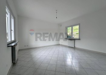 Stanza vuota - Trilocale Besozzo - foto 2