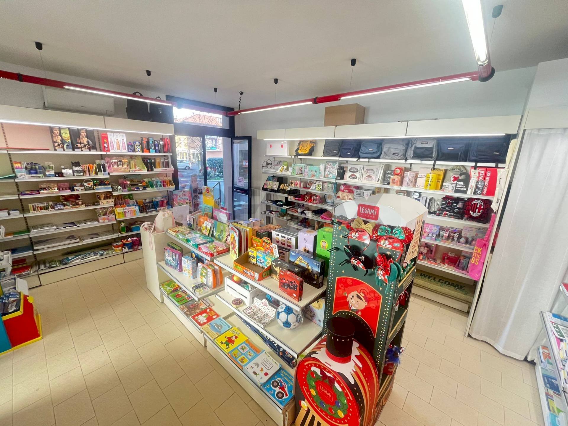 Dispensa di stoccaggio - Commercial Activity piazza Vittorio Veneto
10, Laveno-Mombello - photo 3