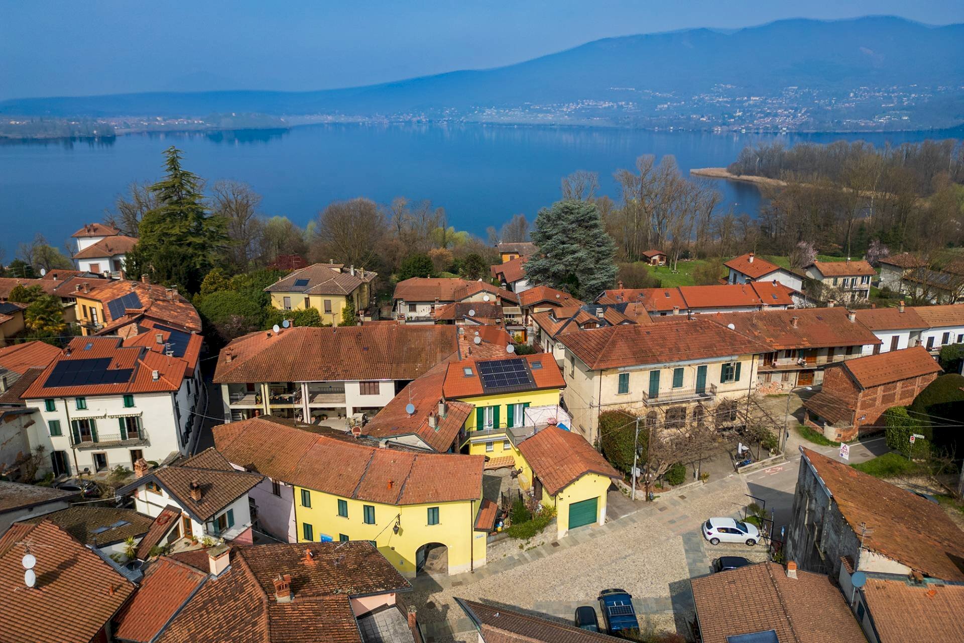 Casa all\'aperto - Casa semi indipendente Via Piave
 
1, Cazzago Brabbia - foto 1