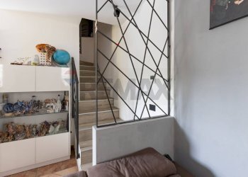 Scale - Casa semi indipendente Via Piave
1, Cazzago Brabbia - foto 13