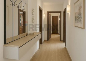 Hall / corridoio - Quadrilocale Via degli Isarci
 
28, Arcisate - foto 11