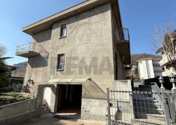Edificio all\'aperto - Quadrilocale Via degli Isarci
 
28, Arcisate - foto 19
