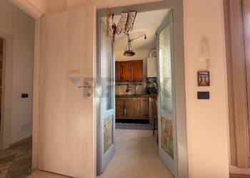 Hall / corridoio - Three-room apartment Via Tiziano
 
8, Azzate - photo 7