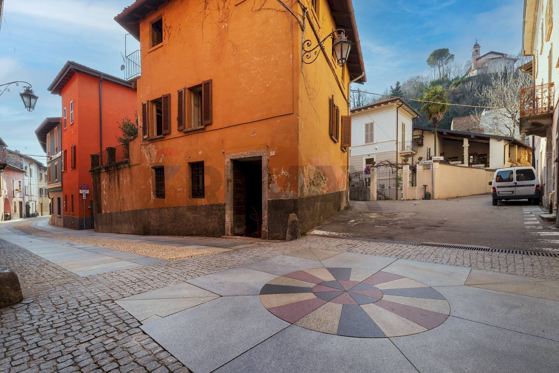 Casa all\'aperto - Casa semi indipendente VIA MARCONI
 
65, Besano - foto 1