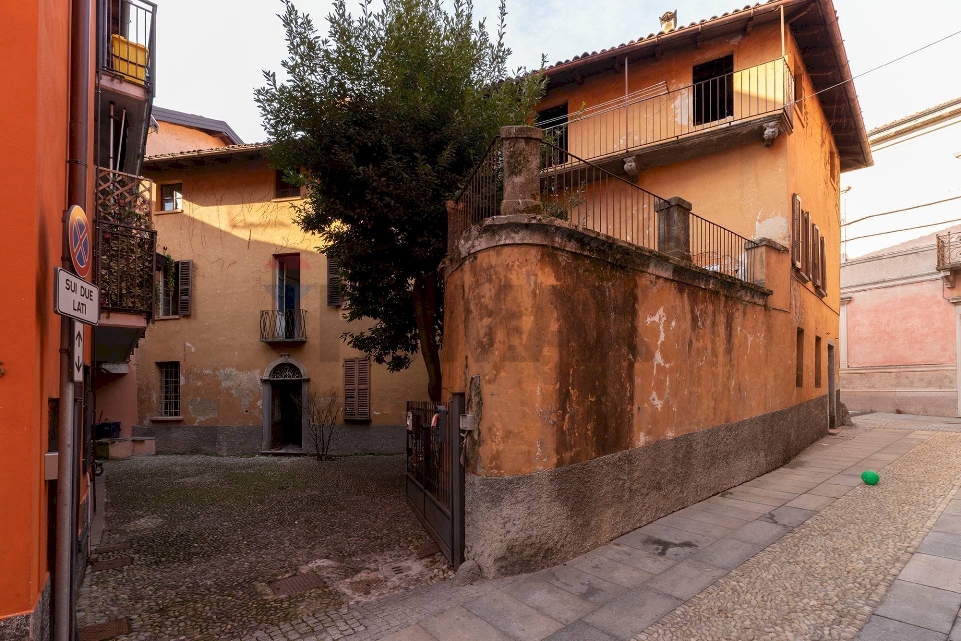 Edificio all\'aperto - Casa semi indipendente VIA MARCONI
 
65, Besano - foto 2