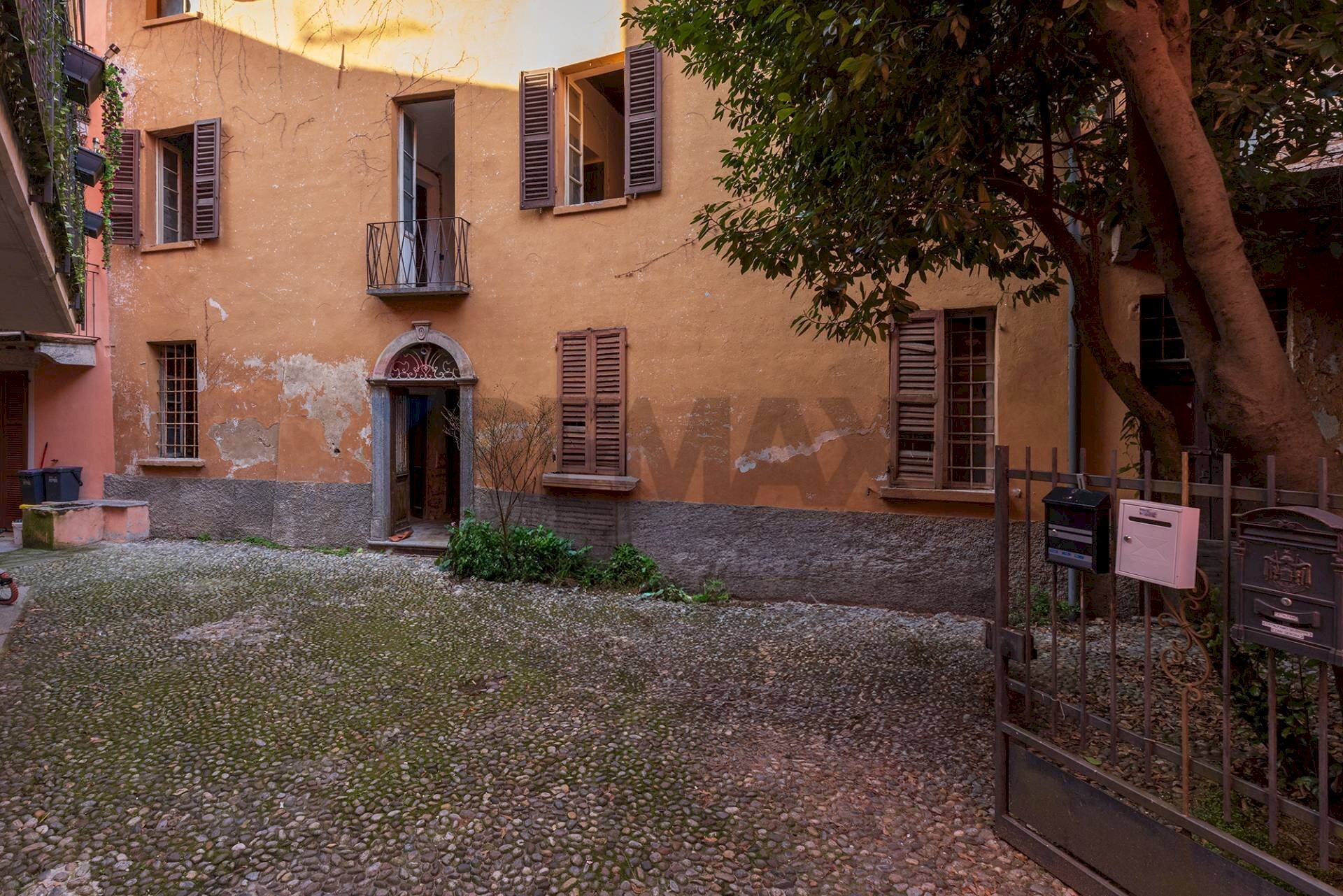 Casa all\'aperto - Casa semi indipendente VIA MARCONI
 
65, Besano - foto 3