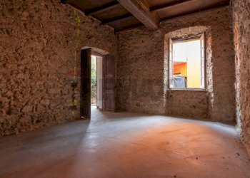 Stanza vuota - Casa semi indipendente VIA MARCONI
 
65, Besano - foto 7