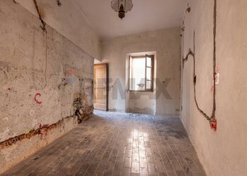 Stanza vuota - Casa semi indipendente VIA MARCONI
 
65, Besano - foto 12