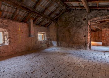 Stanza vuota - Casa semi indipendente VIA MARCONI
 
65, Besano - foto 16