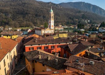 Vista delle montagne - Casa semi indipendente VIA MARCONI
 
65, Besano - foto 23