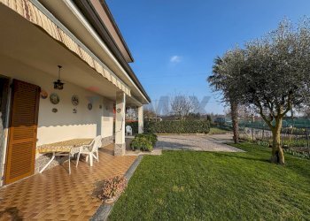 Terrazza - Villa Via Logaccio
 
16, Saltrio - foto 7