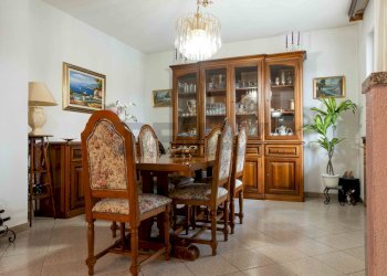 Sala da pranzo - Villa Via Logaccio
 
16, Saltrio - foto 21