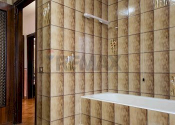 Bagno - Villa Via Logaccio
 
16, Saltrio - foto 40