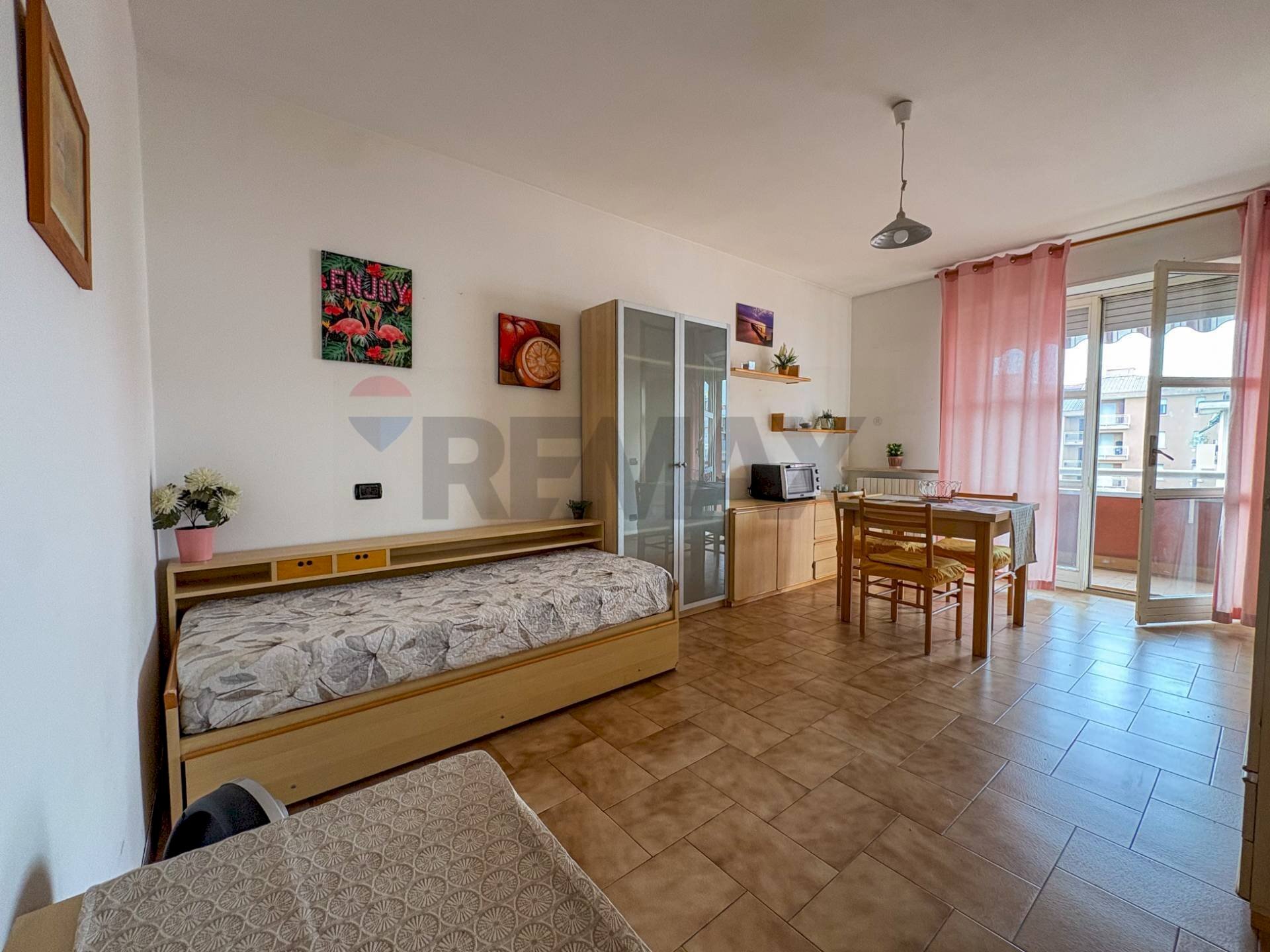 Camera / camera da letto - One-room apartment Via Parini
 
61, Varese - photo 2