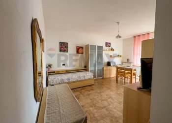 Camera / camera da letto - One-room apartment Via Parini
 
61, Varese - photo 3