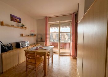 Sala da pranzo - One-room apartment Via Parini
 
61, Varese - photo 12