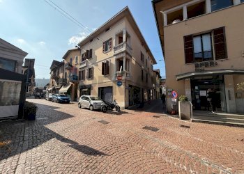 Edificio all\'aperto - Two-room apartment via morazzoni
 
3, Lavena Ponte Tresa - photo 2