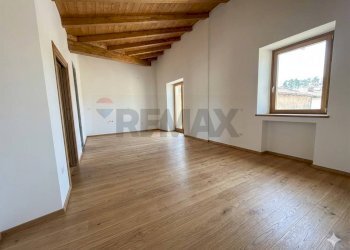 Stanza vuota - Two-room apartment VIA ROMA
 
48, Viggiù - photo 1