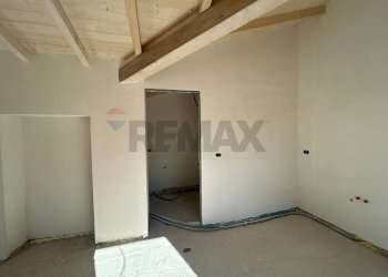 Stanza vuota - Two-room apartment VIA ROMA
 
48, Viggiù - photo 8