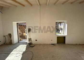 Stanza vuota - Two-room apartment VIA ROMA
 
48, Viggiù - photo 11