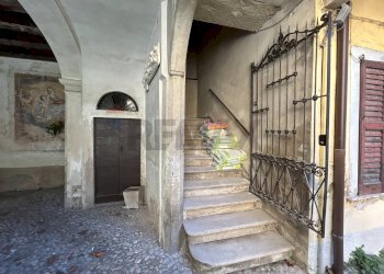 Scale - Two-room apartment VIA ROMA
 
48, Viggiù - photo 30