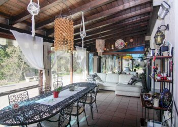 Sala da pranzo - Villa via monte bisbino
 
30, Varese - photo 8