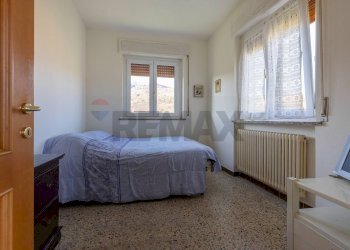 Camera / camera da letto - Three-room apartment Via BOZZOLO, Marchirolo - photo 4